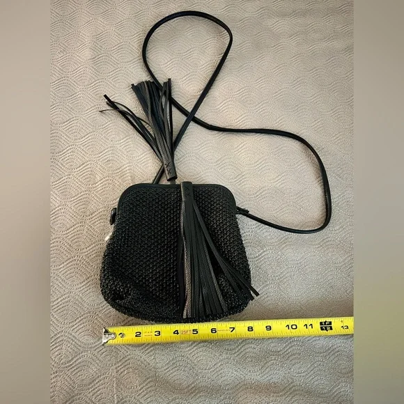 🆕 Chico’s tassel cross body bag in black only - Picture 11 of 15